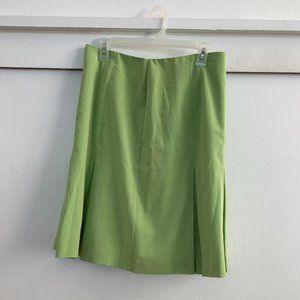 Beautiful Green Skirt - Perfect for Spring/Summer!